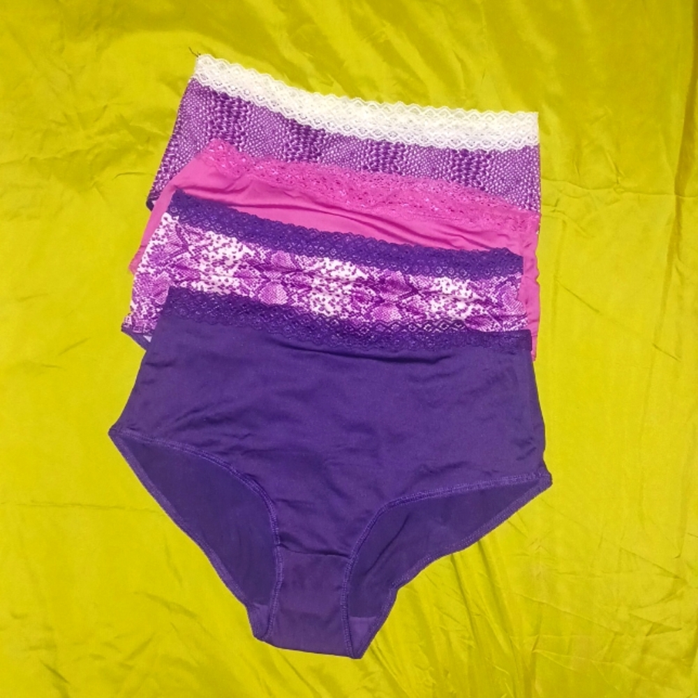 High-waisted panties